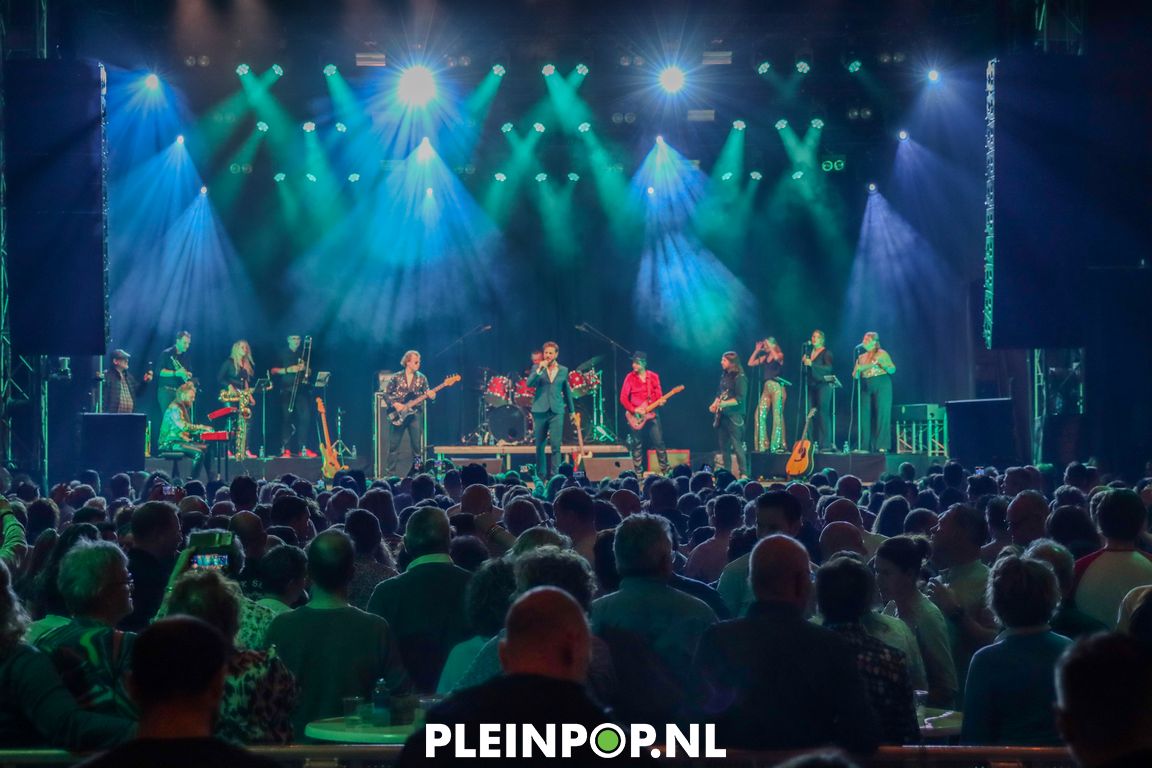 BOUKE & THE ELVIS MATTERS BAND    (16)